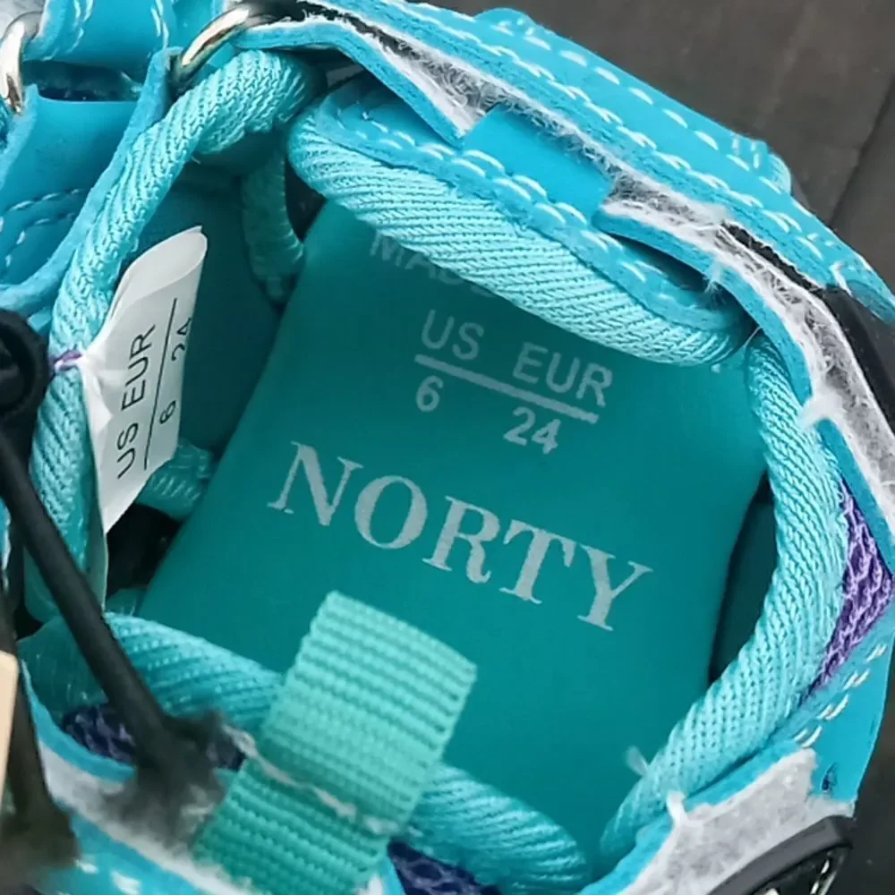 Norty sandals size 6 new with tags